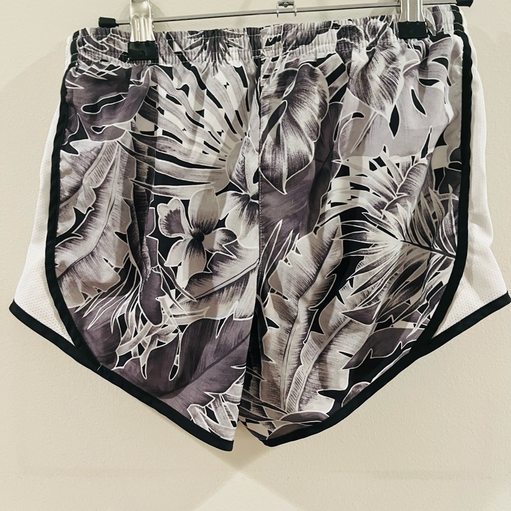 Nike Black and White Floral Women's Athletic Shorts